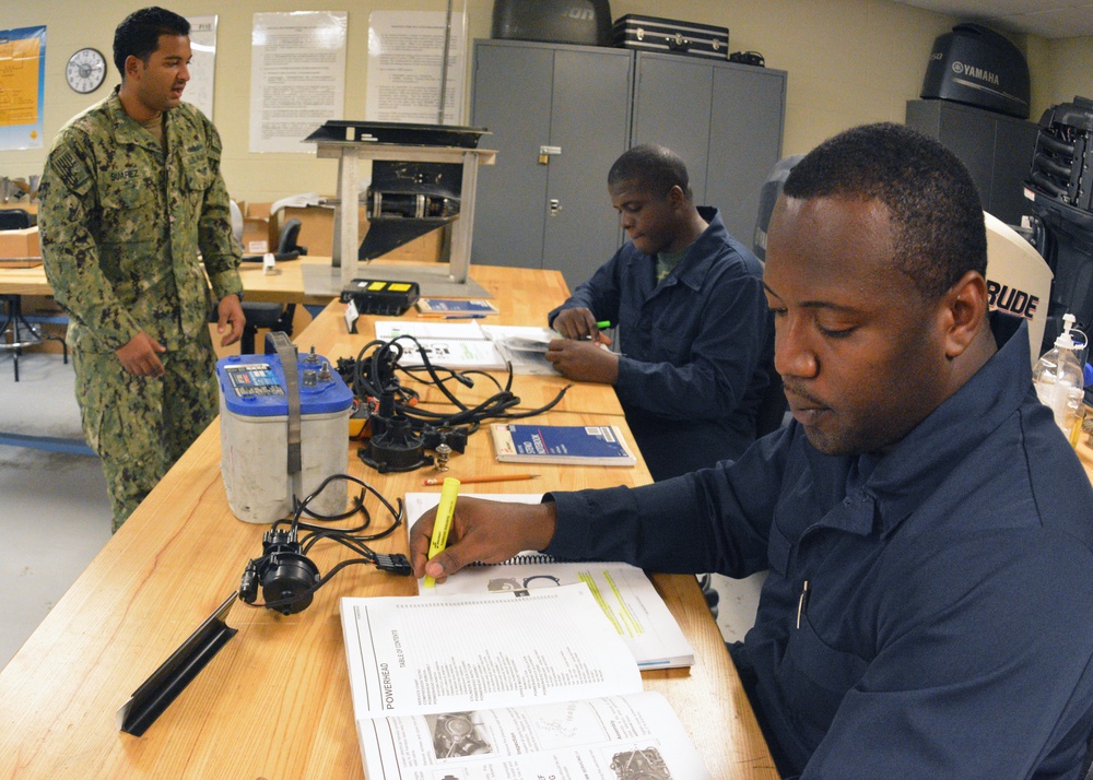 NAVSCIATTS Outboard Motor Maintenance and Overhaul (OBM)