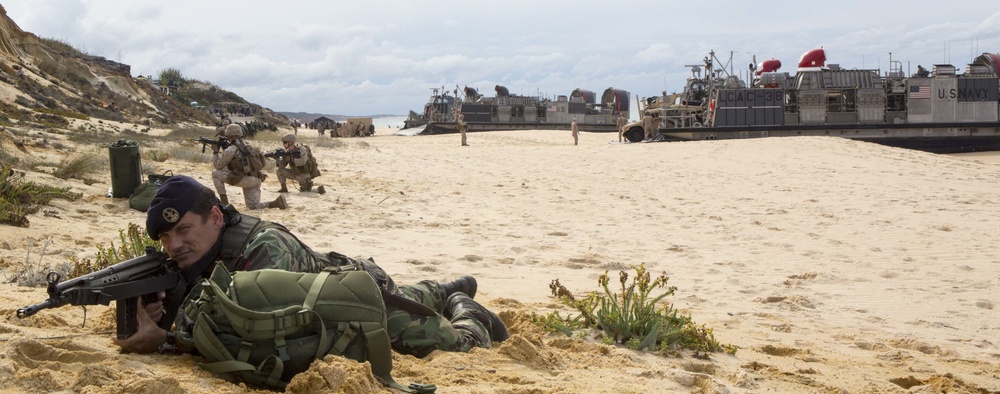 U.S. and Portuguese Marines train side-by-side during Trident Juncture 15