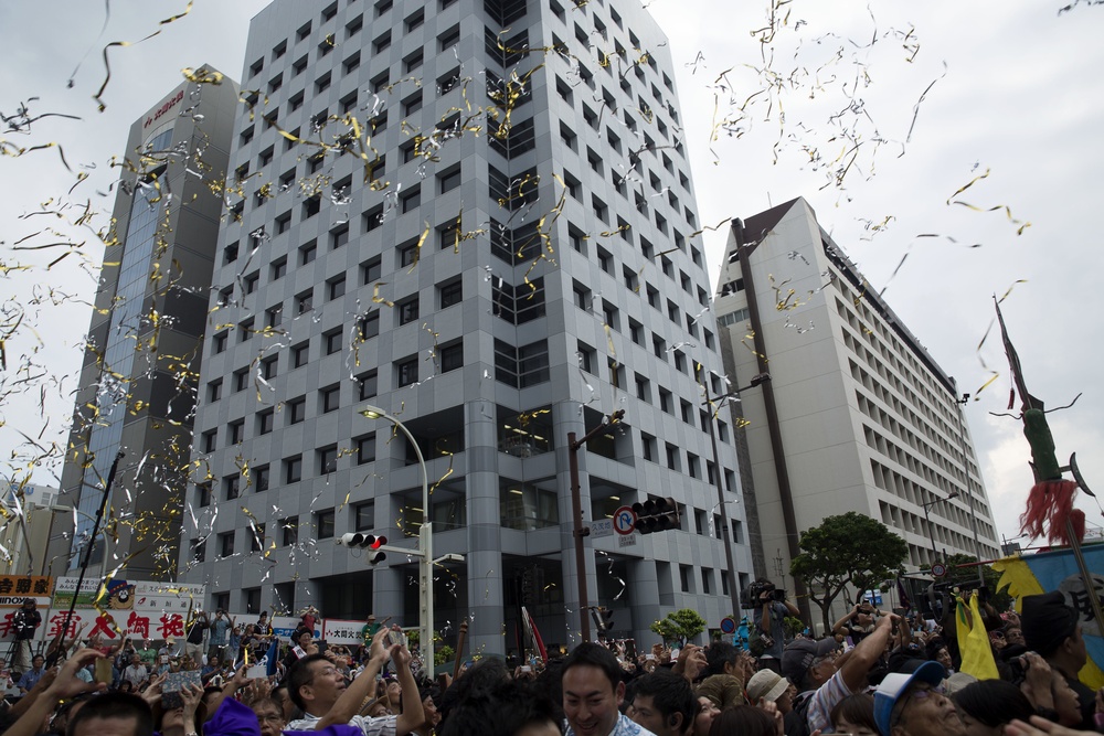 Naha Giant Tug-of-War