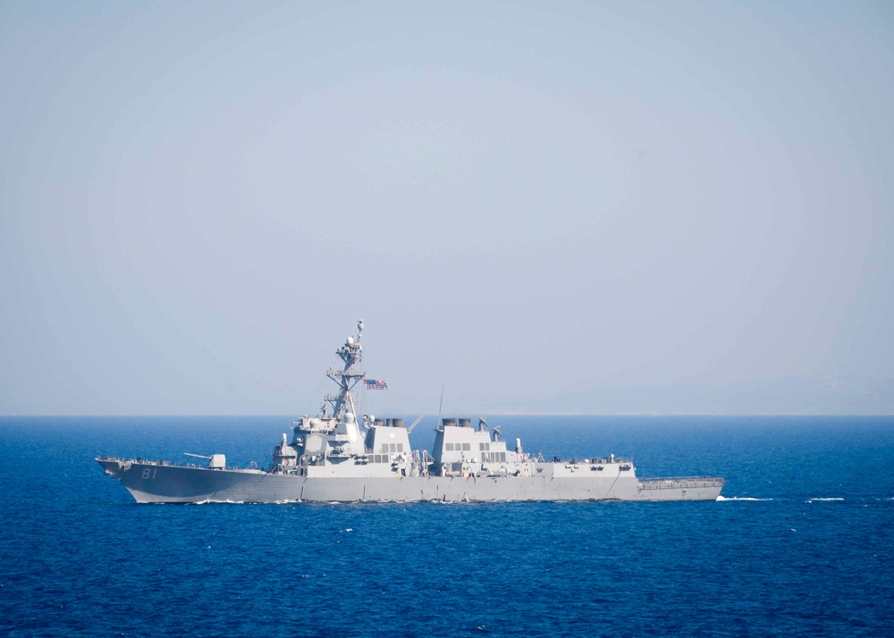 Winston S. Churchill (DDG 81) conducts maneuvering operations