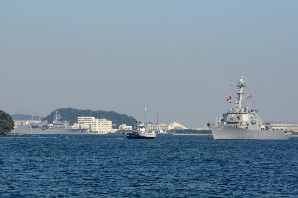 USS Benfold (DDG 65) arrives FLEACT Yokosuka