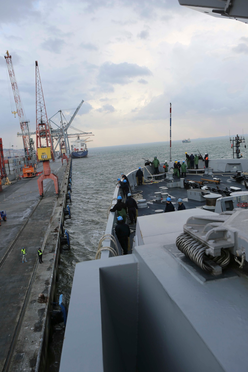 USS Arlington pulls into Port Lisbon in preperation for Trident Juncture