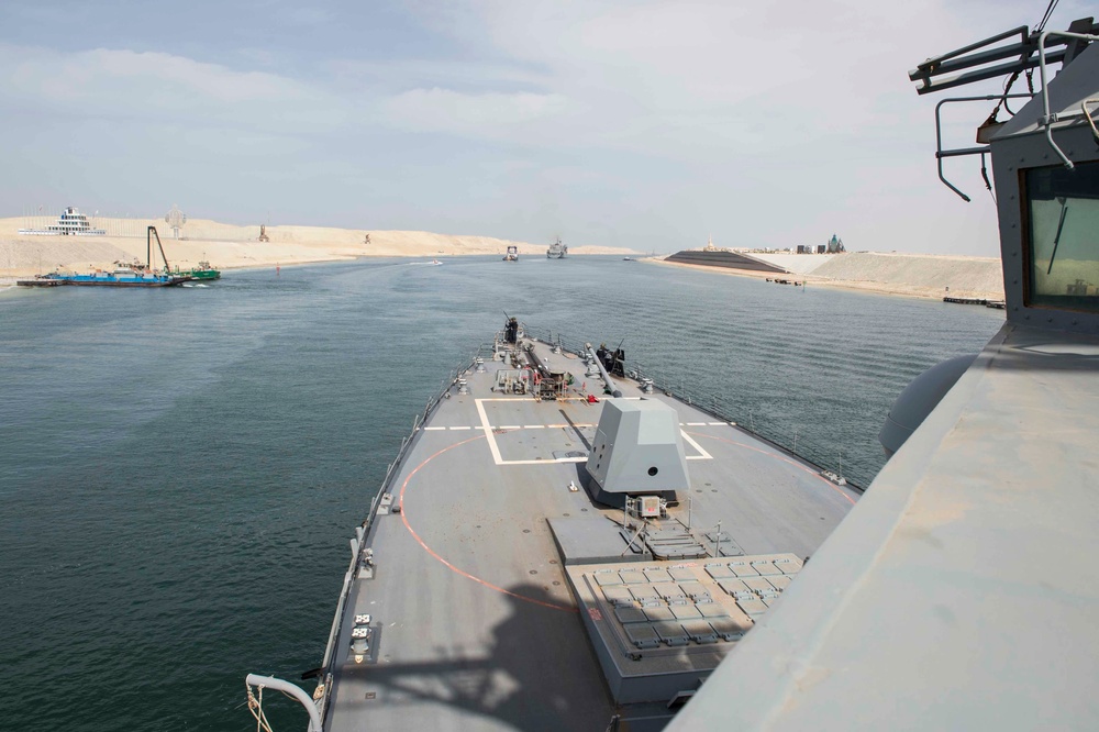 Farragut transits the Suez Canal