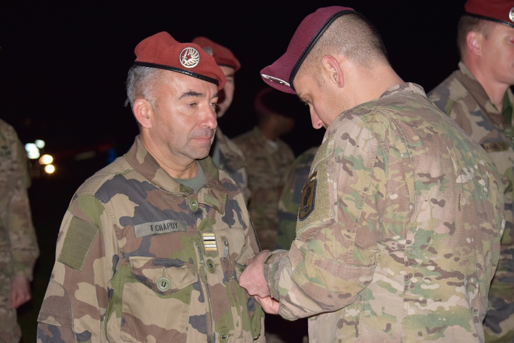 Sky soldiers, French paratroopers conduct combined parachute operation