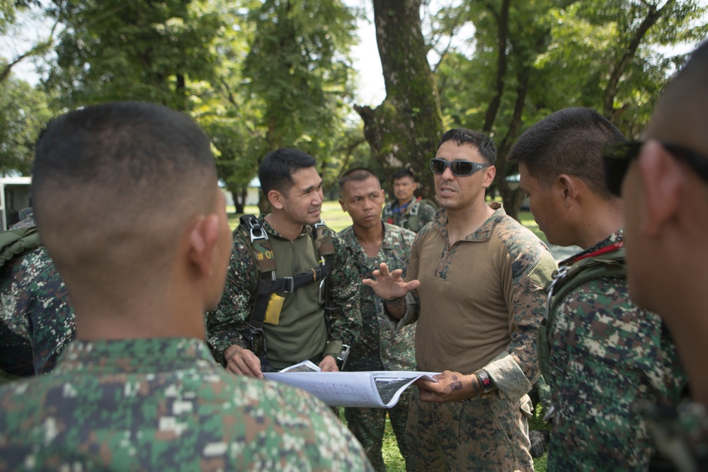 Falling with style: Philippine, U.S. Marines conduct jump ops for PHIBLEX