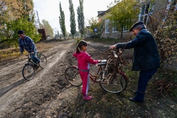 Airmen renovate Moldovan school, strengthen students' future