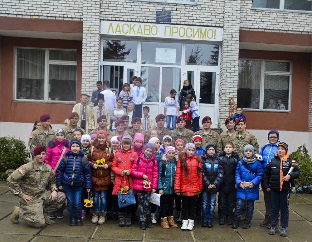 Sky Soldiers strengthen bonds with Ukrainian school children