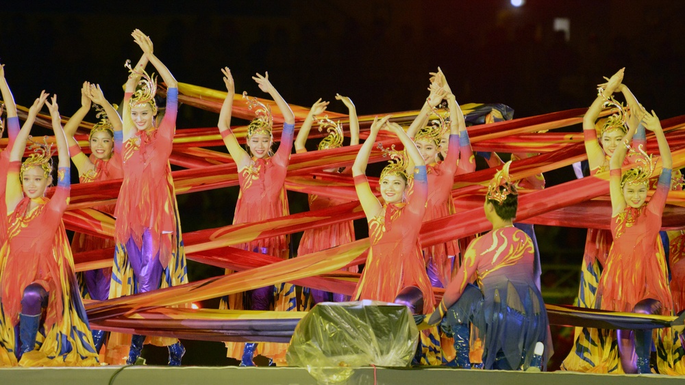 Chinese Dance at Closing Ceremony