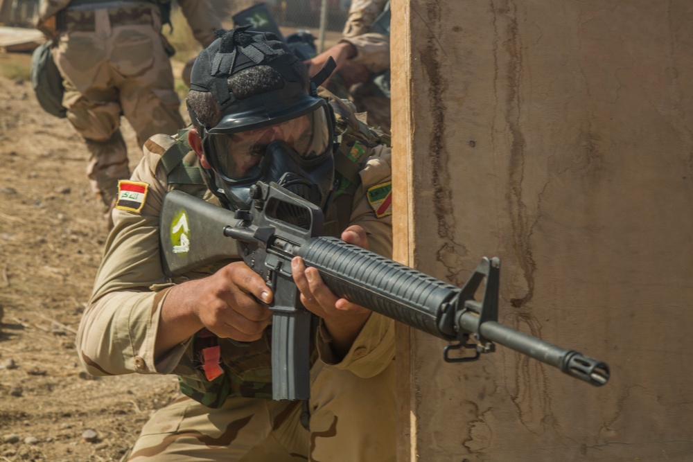 Iraqi soldiers receive chemical warfare, first-aid training at Camp Taji