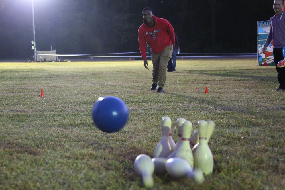 MACS-2 Marines, families welcome autumn with Fall Family Festival
