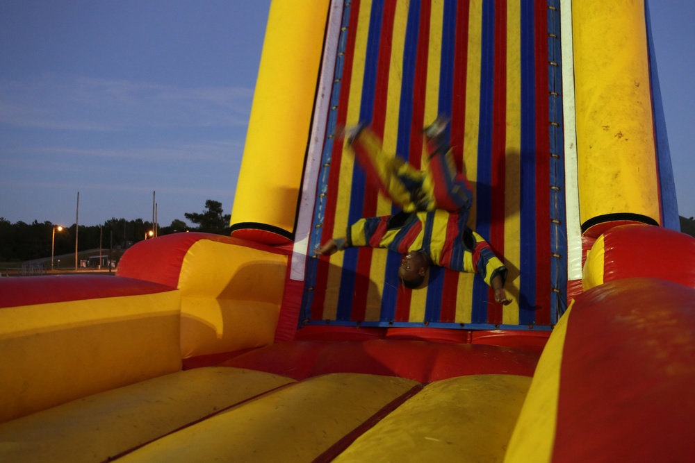 MACS-2 Marines, families welcome autumn with Fall Family Festival