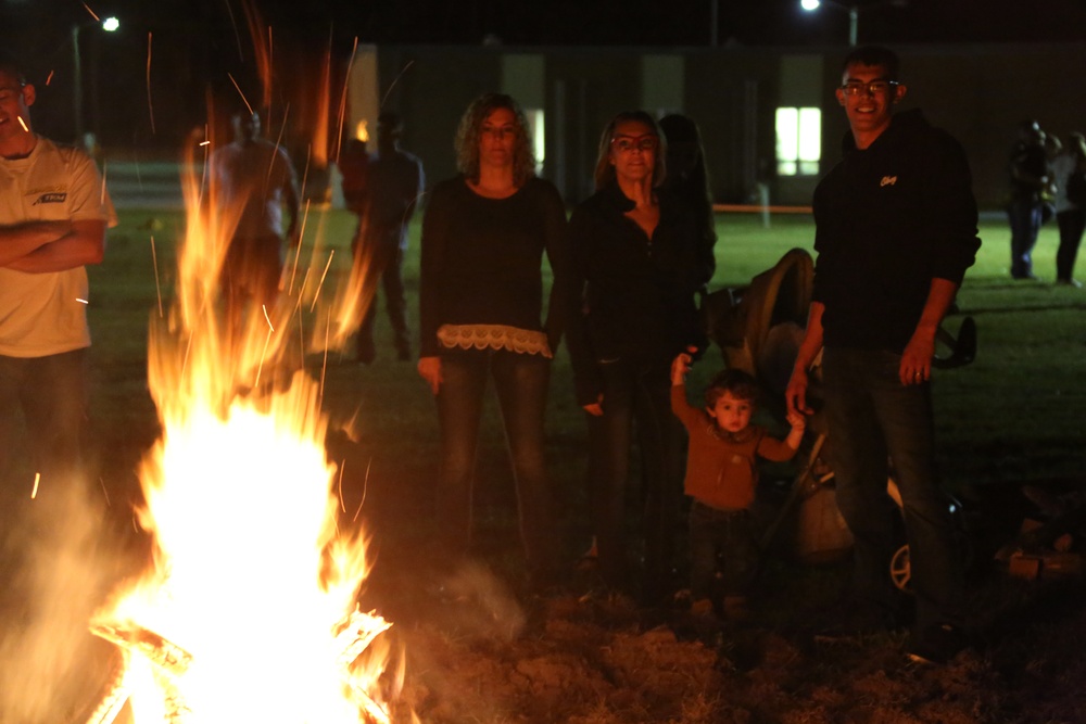 MACS-2 Marines, families welcome autumn with Fall Family Festival