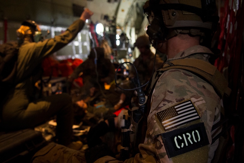 347th RG rescues and refuels during Trident Juncture 2015