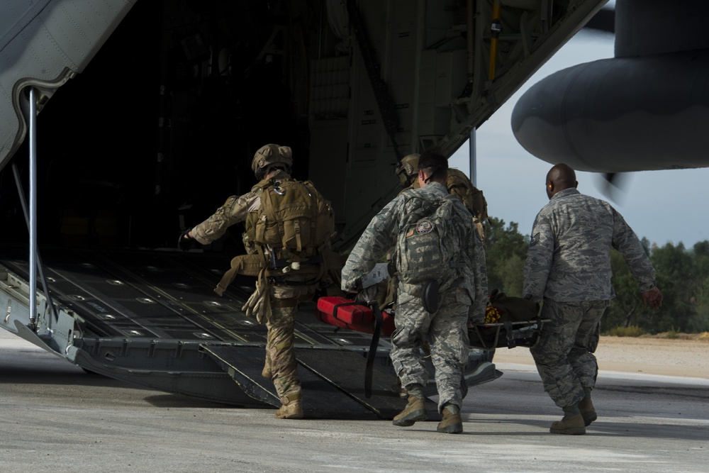 347th RG rescues and refuels during Trident Juncture 2015