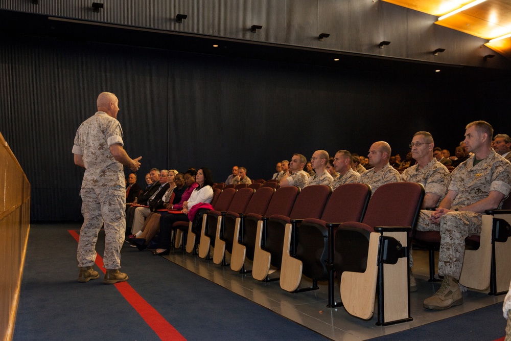 2015 MCICOM Cake Cutting Ceremony