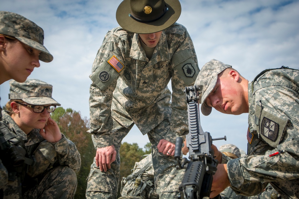 M249 training with drill sergeant
