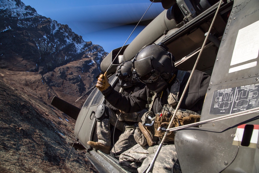 Alaska Army National Guard conducts rescue training