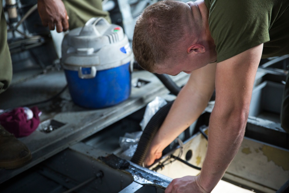 SPMAGTF-SC Marines desnail aircraft in preparation redeployment