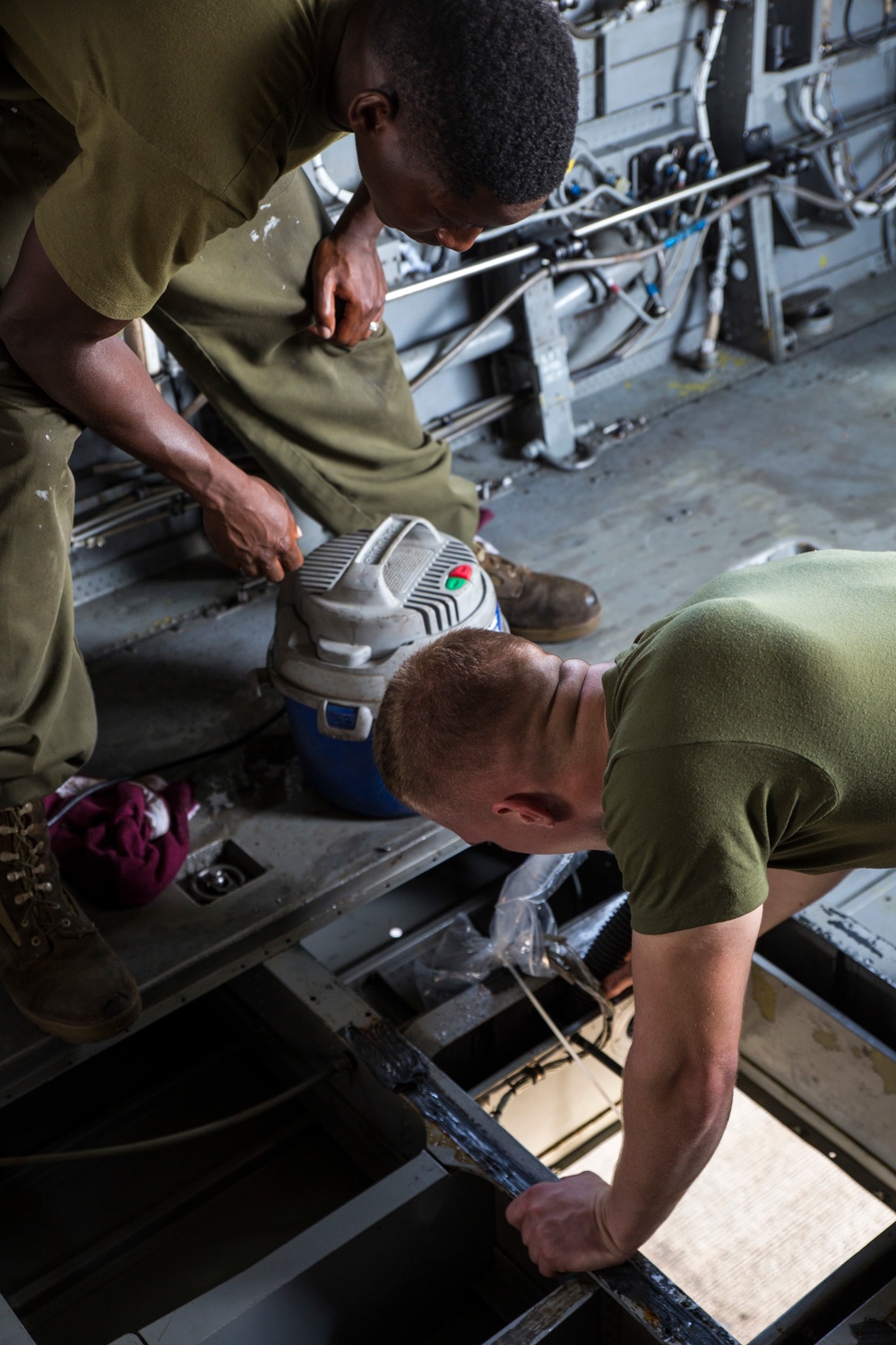 SPMAGTF-SC Marines desnail aircraft in preparation redeployment