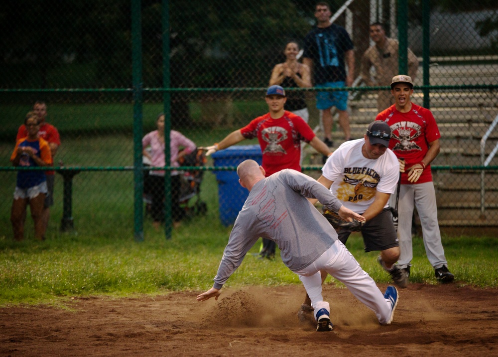 Marines play ball with MARFORPAC commander