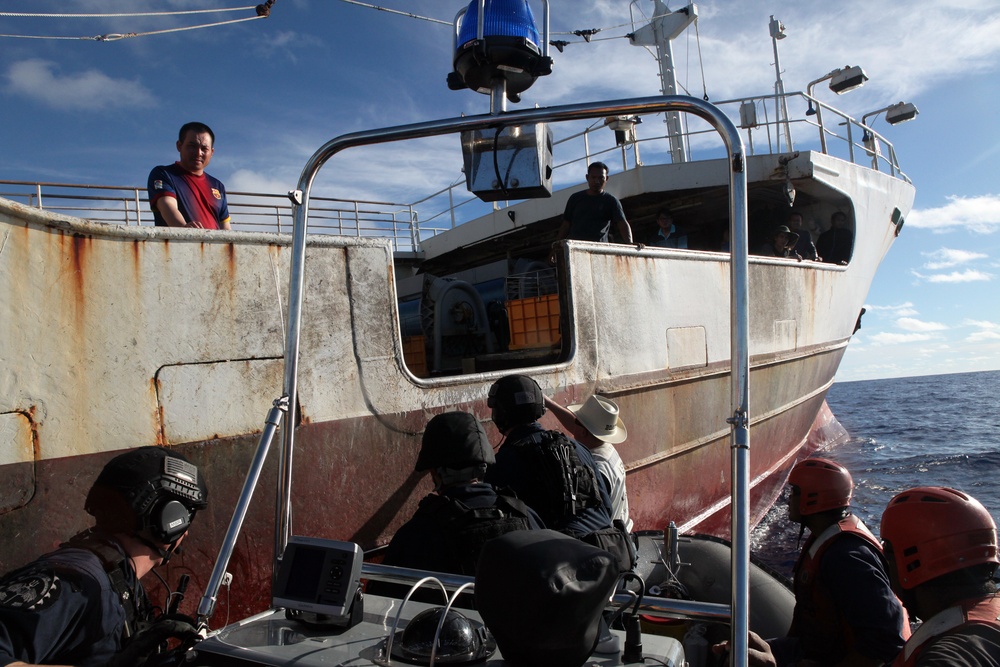 Sea Services team participates in maritime security with Pacific Island partners during KOA MOANA 15-3