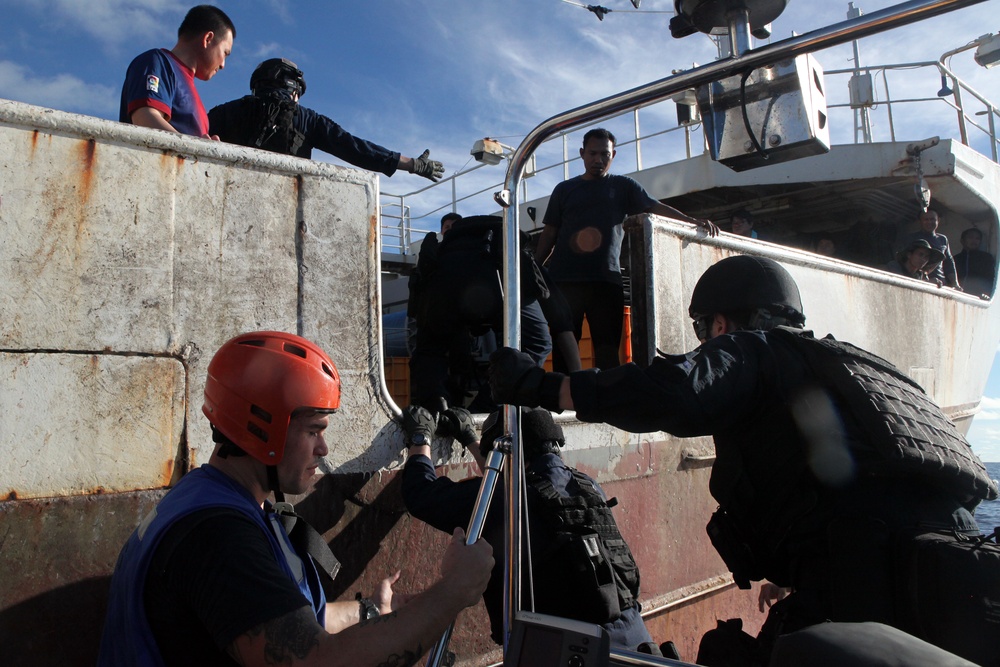 Sea Services team participates in maritime security with Pacific Island partners during KOA MOANA 15-3