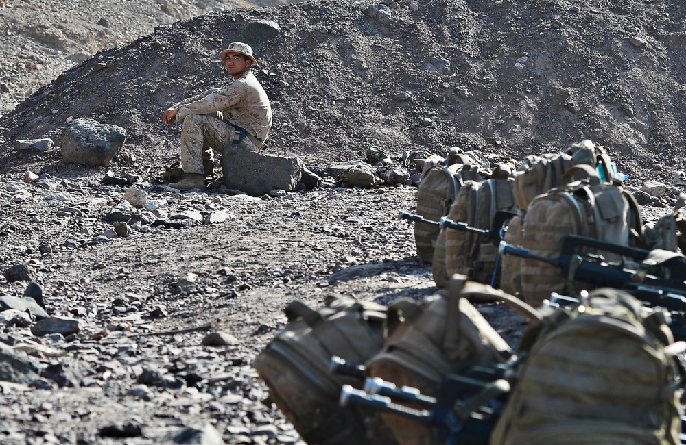 French soldiers teach U.S. military desert survival tactics