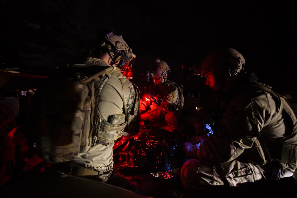 Surgical teams train with special operations