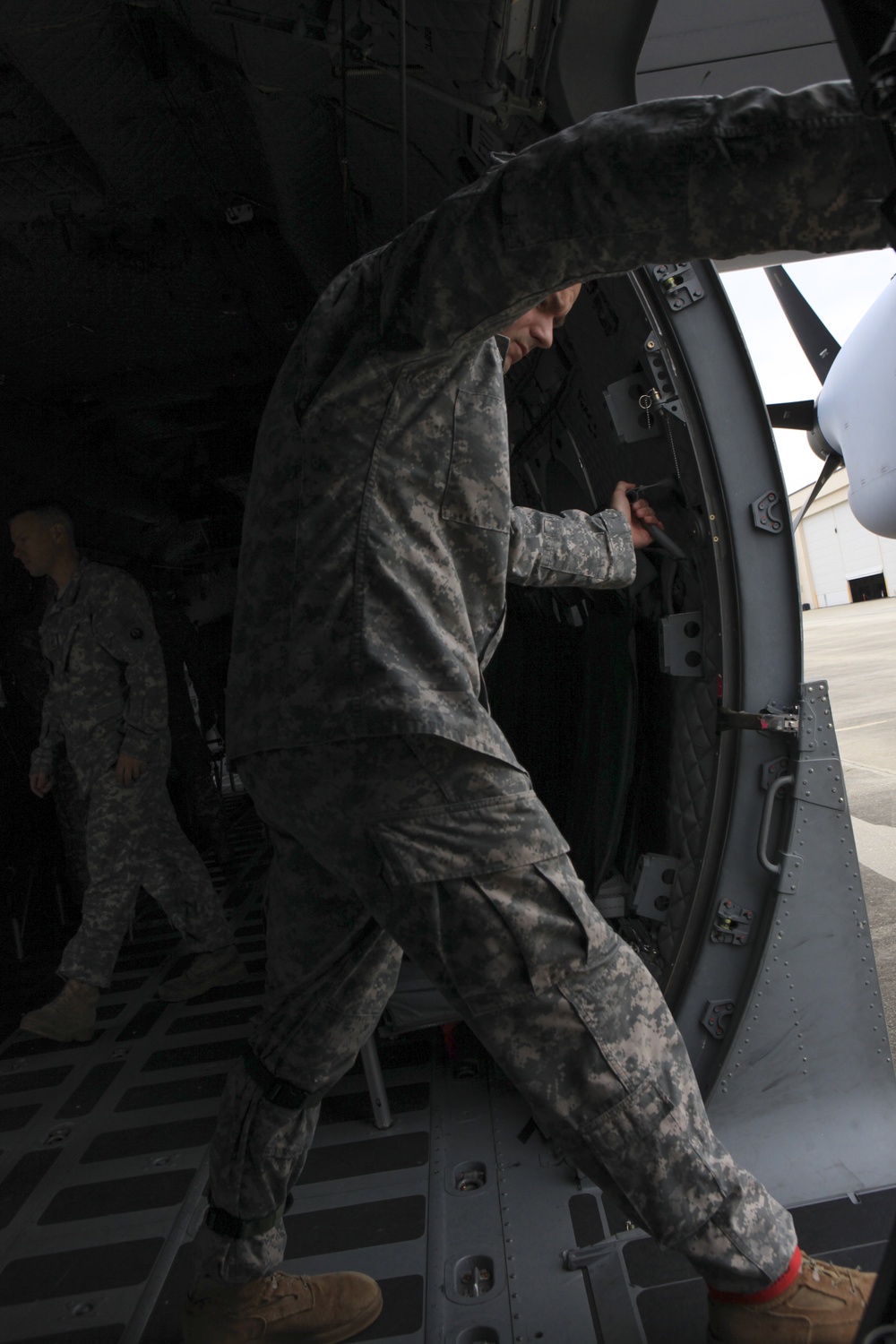 USACAPOC conducts C-27 familiarization jump in preparation for Operation Toy Drop