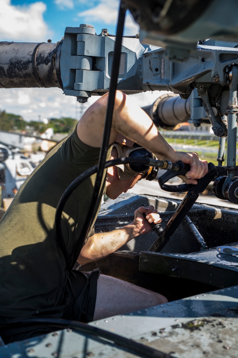 SPMAGTF-SC Marines desnail aircraft in preparation for redeployment
