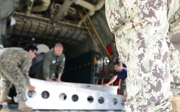 Coast Guard assists Navy Honolulu divers with logistics for training evolutions