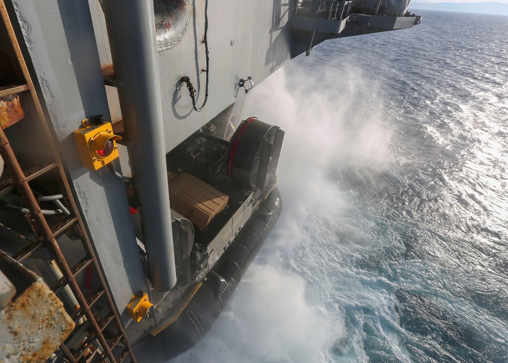 PHIBRON 4 supports 26th MEU during amphibious assault, Egemen