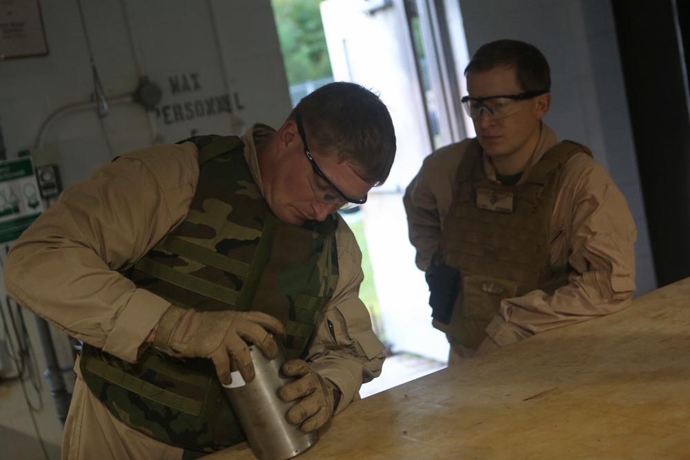 EOD Company tackles the Griffin Missile system