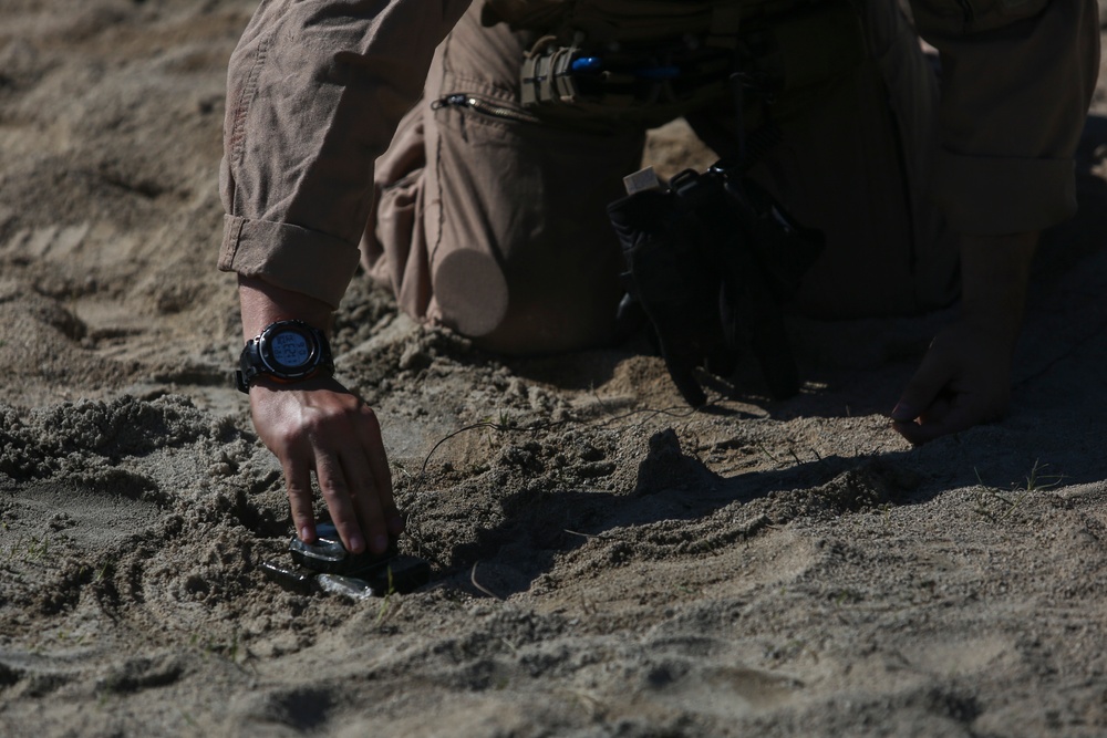 EOD Company tackles the Griffin Missile system