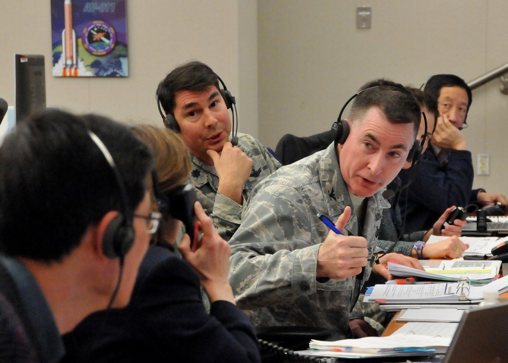 SMC prepares for DMSP launch during mission readiness review