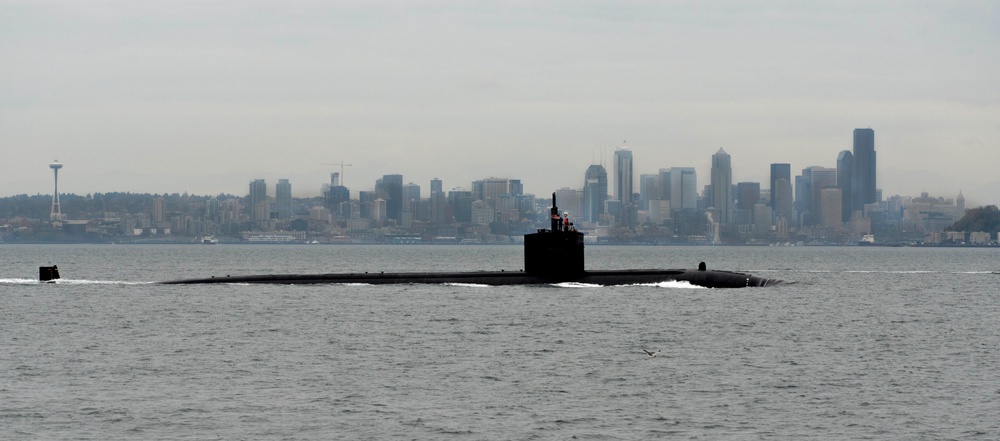 USS Albuquerque arrives in Bremerton for inactivation