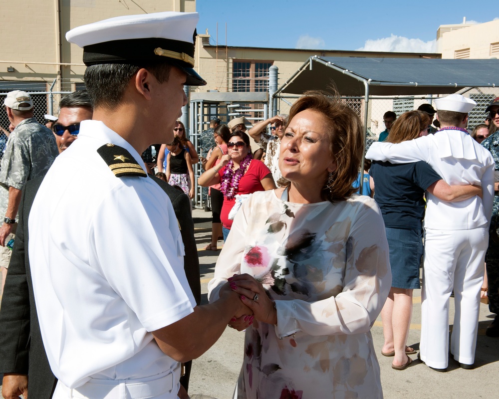 USS Santa Fe returns From Western Pacific deployment