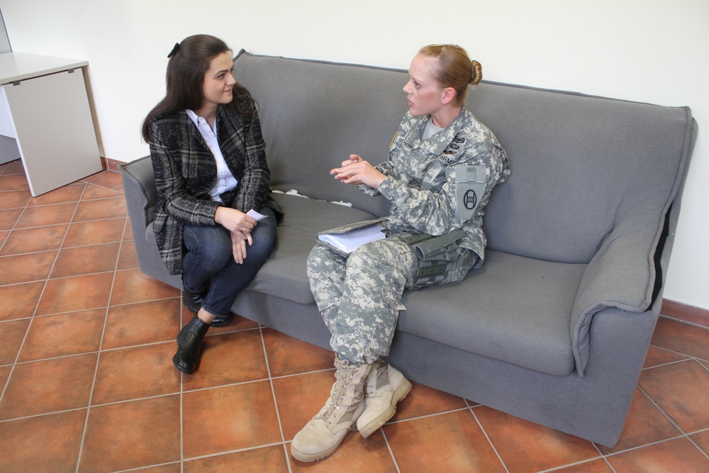 Citizen-Soldiers mentor female IT students in Kosovo