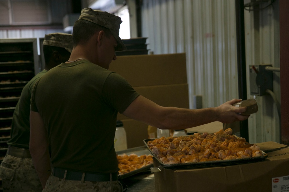 Food Service Marines feed the masses in the field during ITX 1-16