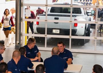 Cleveland Cavaliers throw surprise pizza party for Cleveland area Coast Guardsmen