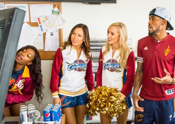 Cleveland Cavaliers throw surprise pizza party for Cleveland area Coast Guardsmen