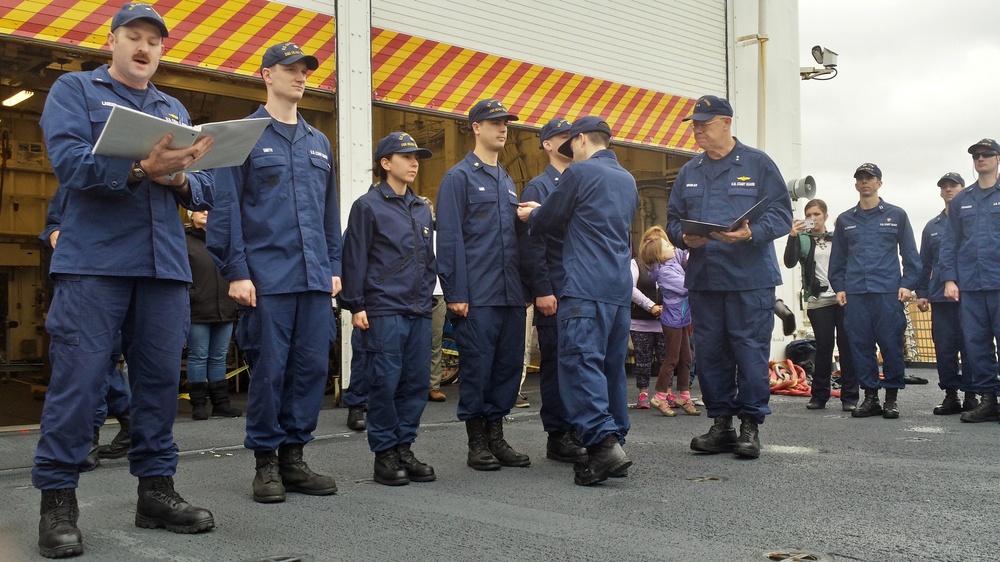 CGC Healy crew receives Unit Commendation award