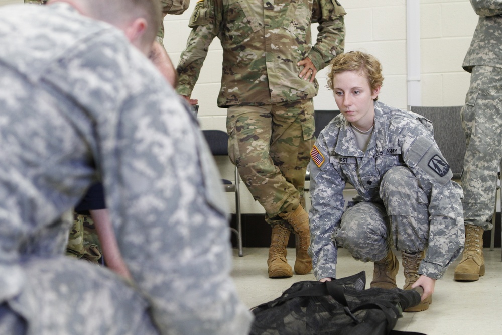 982nd Combat Camera Company (A) Soldiers conduct CLS training