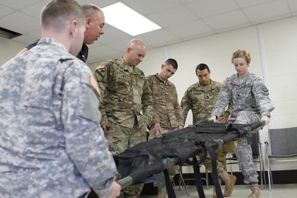 982nd Combat Camera Company (A) Soldiers conduct CLS training