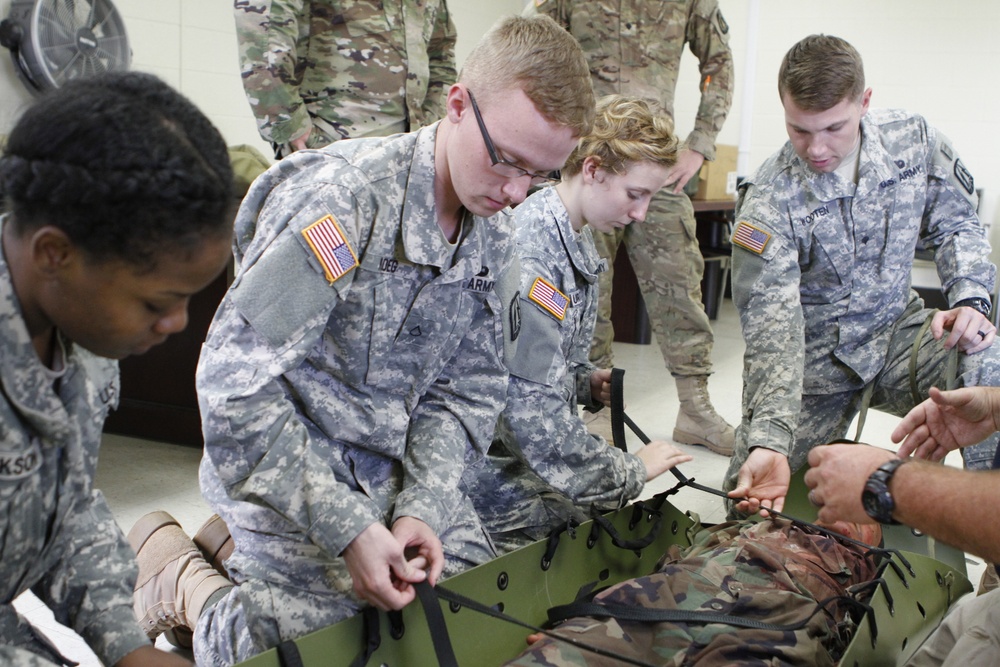 982nd Combat Camera Company (A) Soldiers conduct CLS training