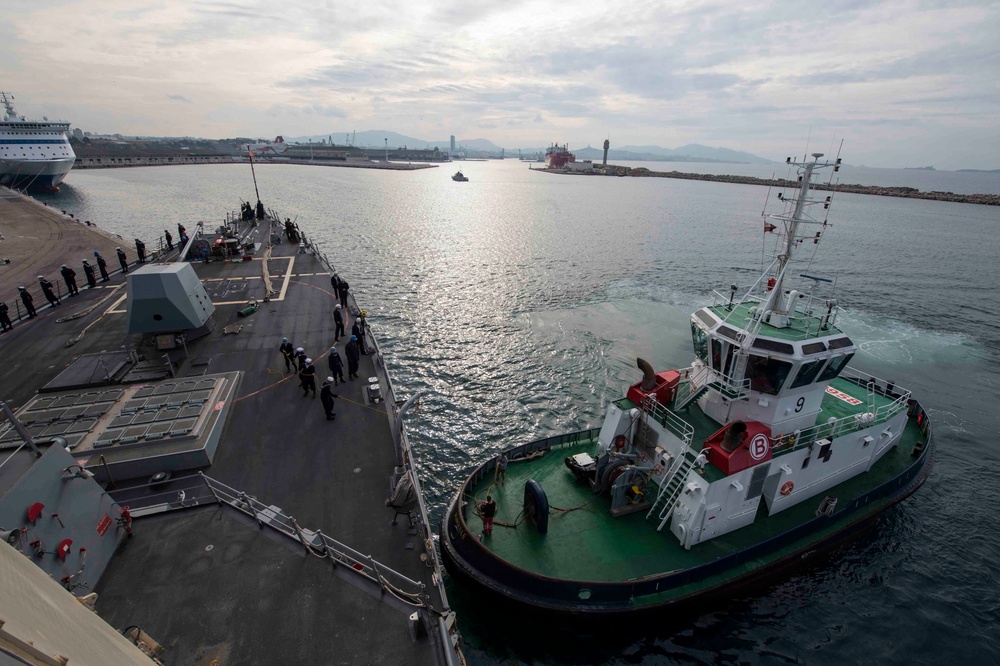 USS Farragut departs Marseille, France