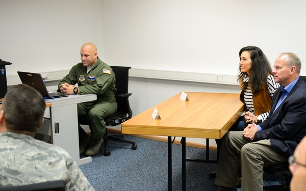 Aeromedical Airmen host Wyoming governor