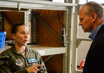 Aeromedical Airmen host Wyoming governor