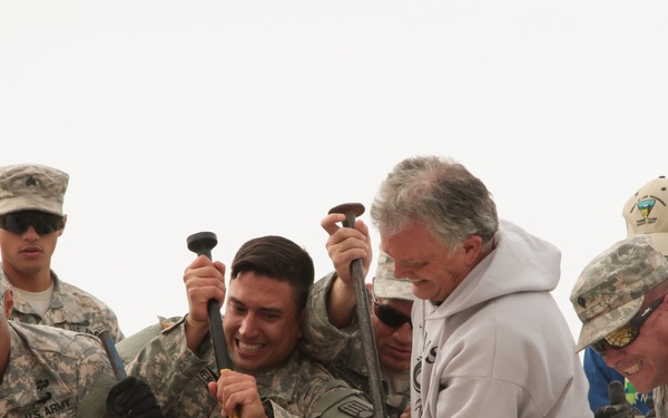 New Mexico National Guard airlifts dinosaur fossils