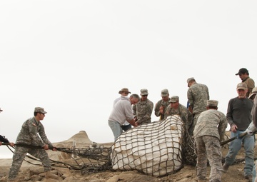 New Mexico National Guard airlifts dinosaur fossils